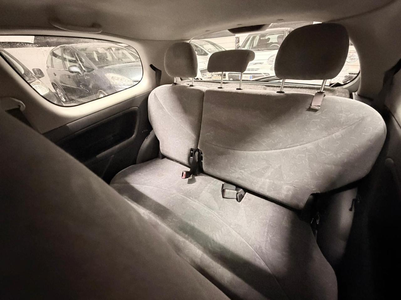 Toyota Yaris 1.0i 16V cat 3 porte Sol