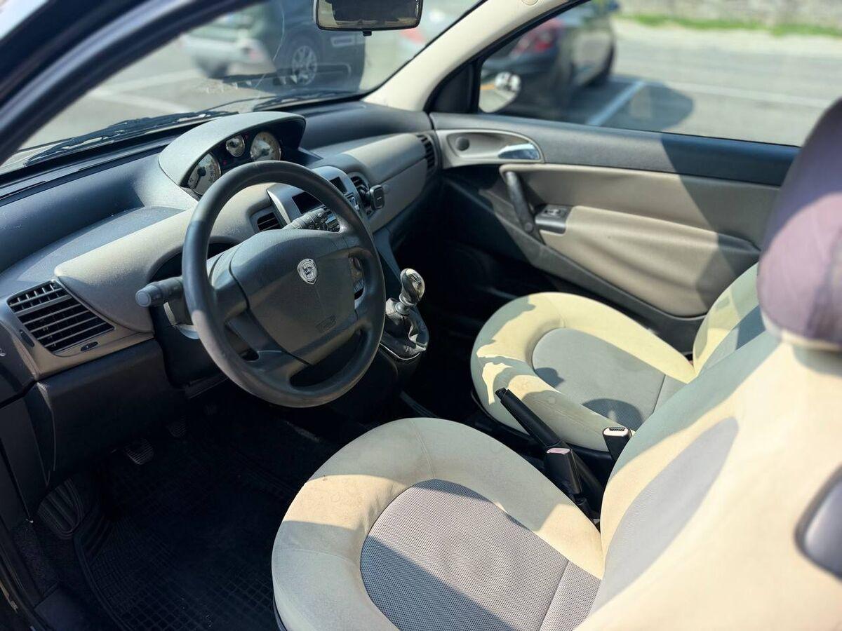 Lancia Ypsilon 1.2 8v
