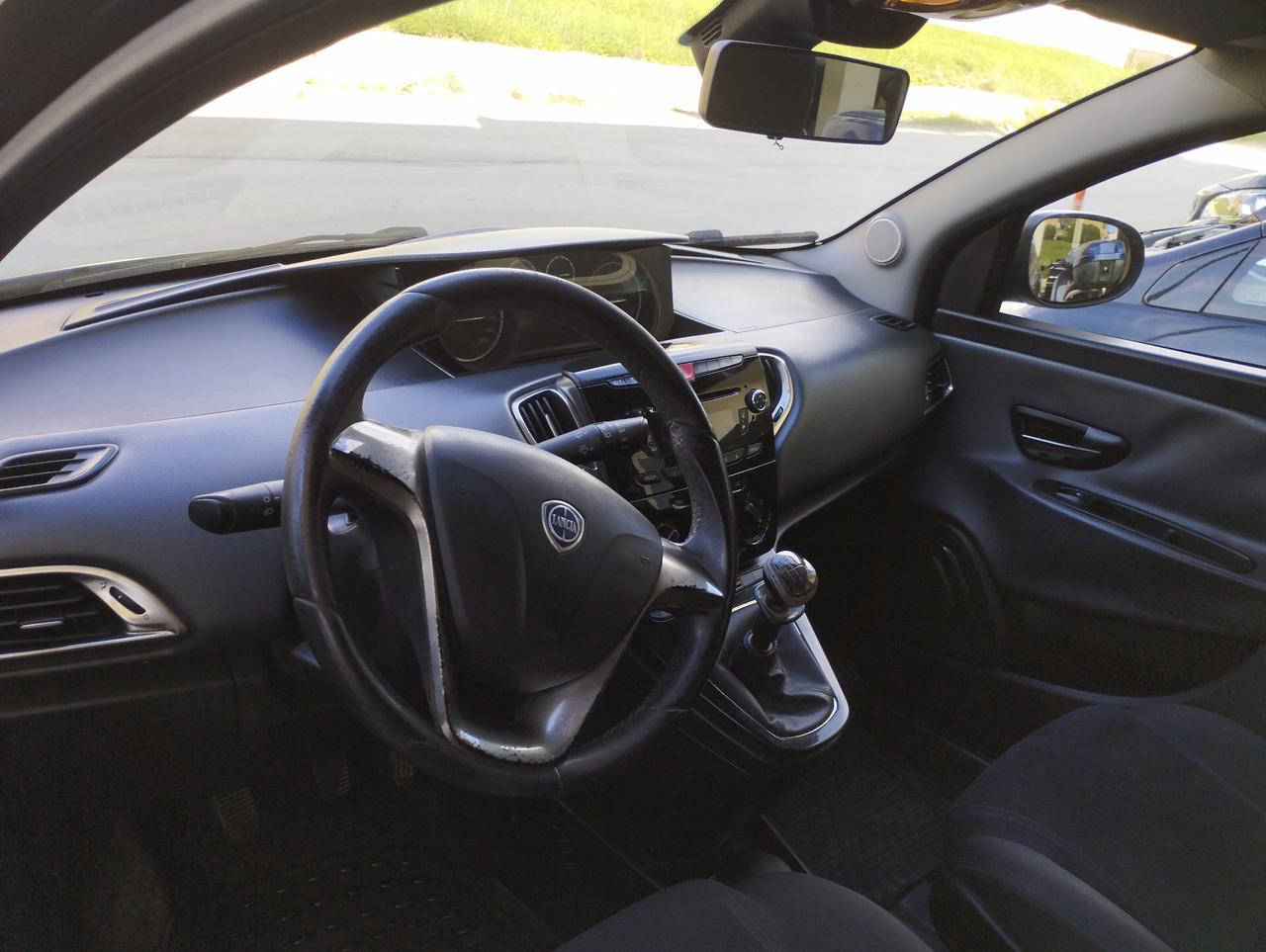 Lancia Ypsilon 1.2 69 CV 5 porte