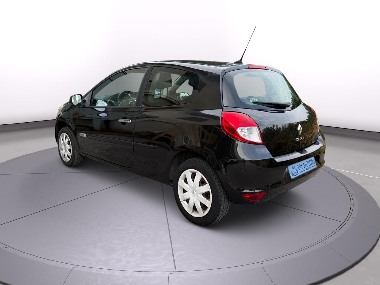 Renault Clio 1.2 benzina anno 2010 neo patentati