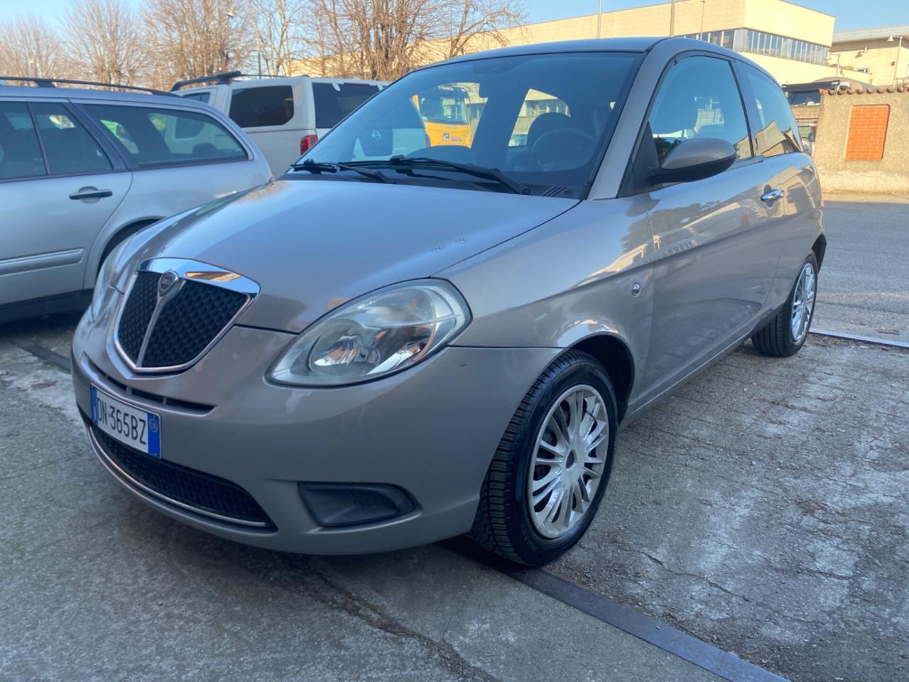 Lancia Ypsilon 1.2 Argento