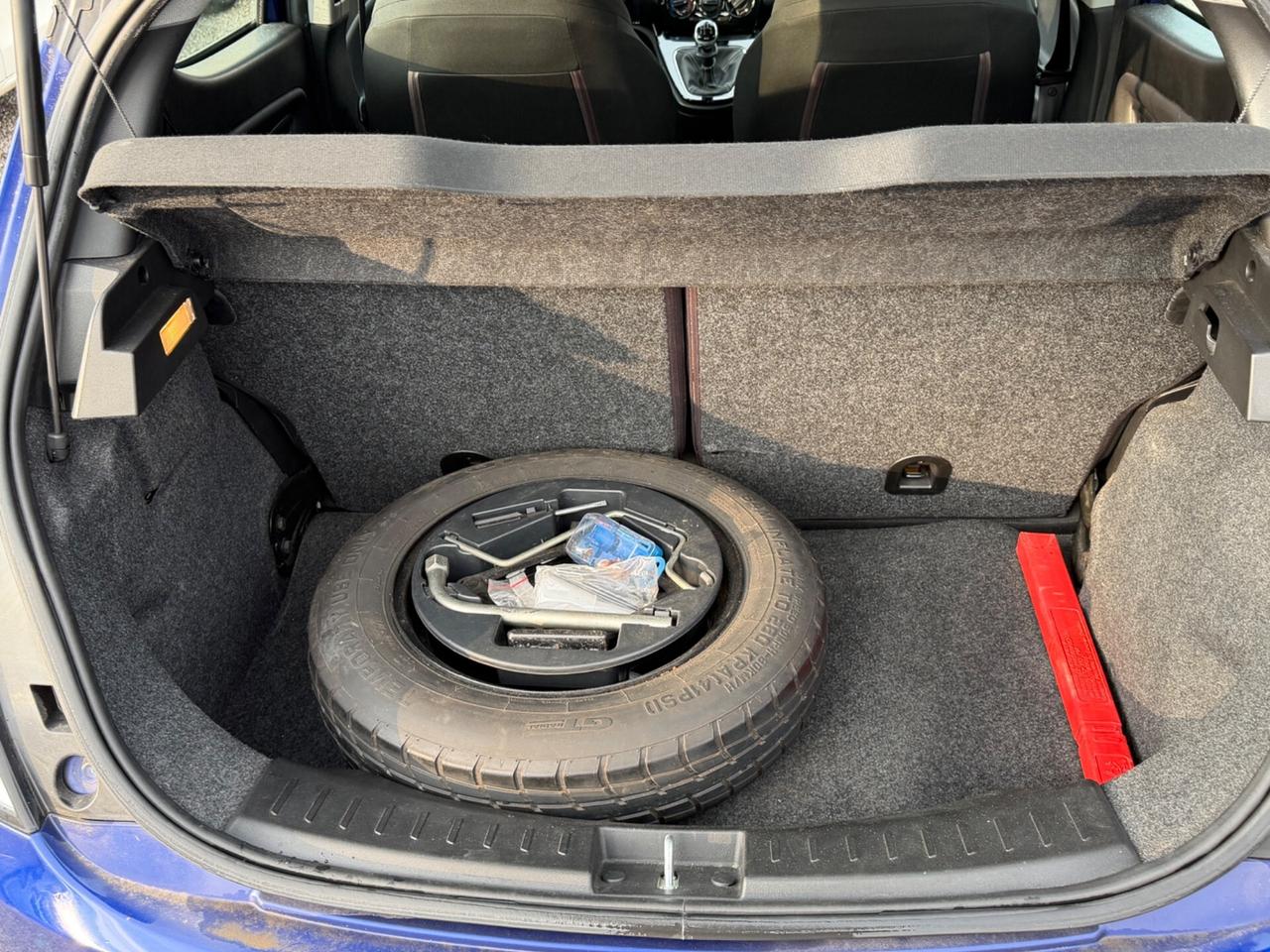 Lancia Ypsilon 1.2 69 CV 5 porte GPL Ecochic Silver
