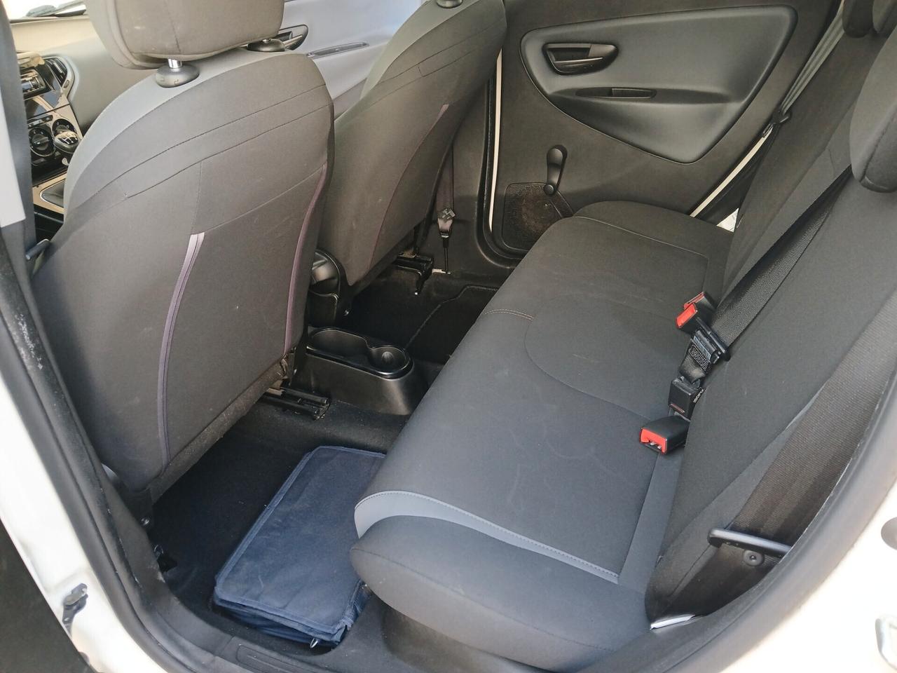 Lancia Ypsilon 1.2 Silver