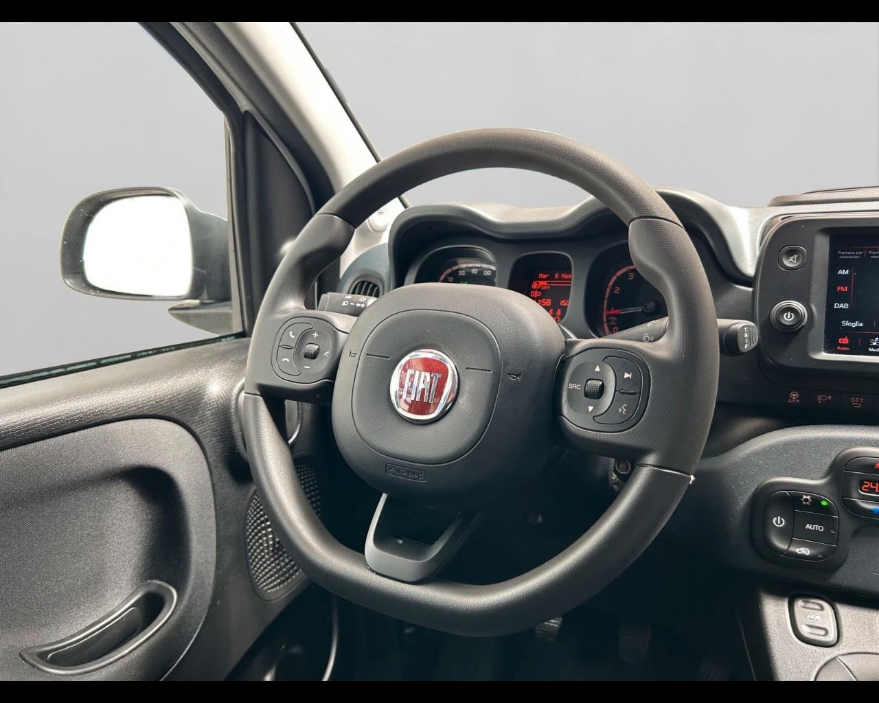 FIAT Panda III 2021 Cross - Panda 1.0 firefly hybrid Cross s&s 70cv 5p.ti
