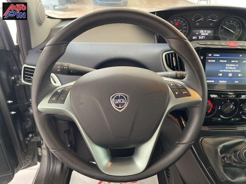 Lancia Ypsilon 1.0 FireFly 5 porte S&S Hybrid Platino