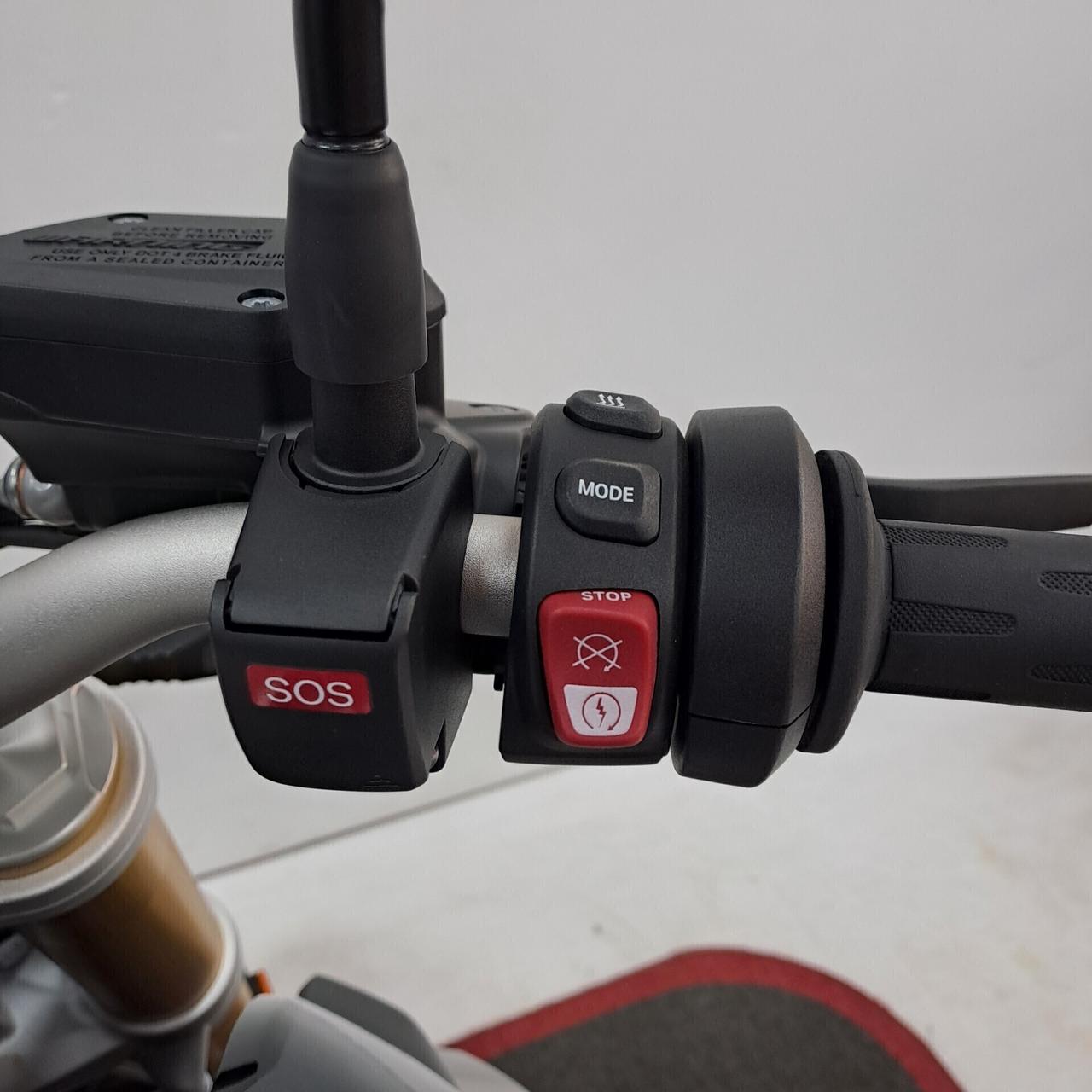 BMW R 1250 R Triple Black NUOVA / KM 0