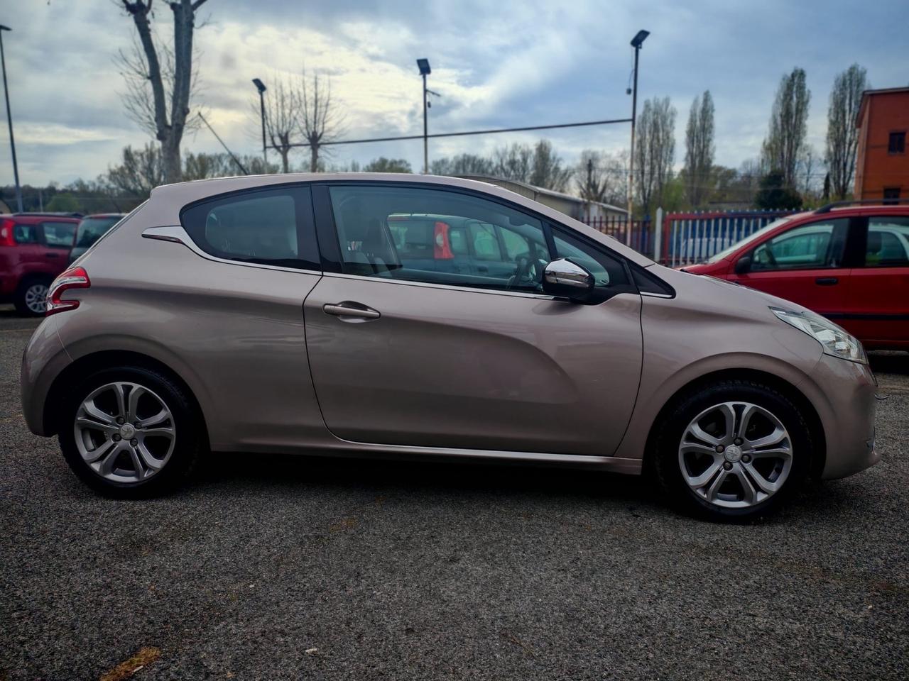 Peugeot 208 1.2 VTi 82 CV 3 porte Allure
