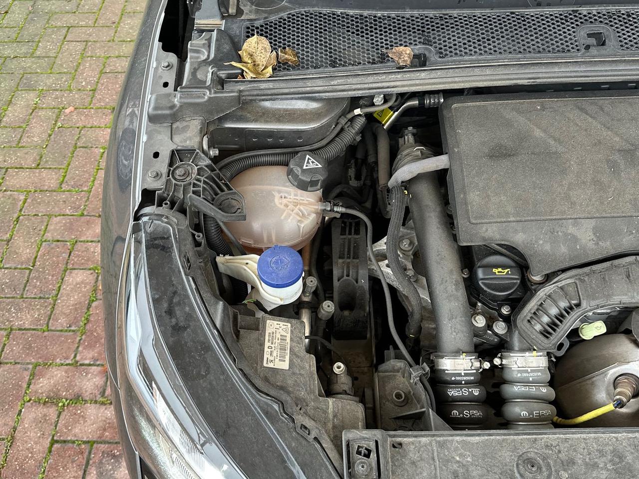 Peugeot 208 Allure Pack 1.2 PureTech 100 #7911