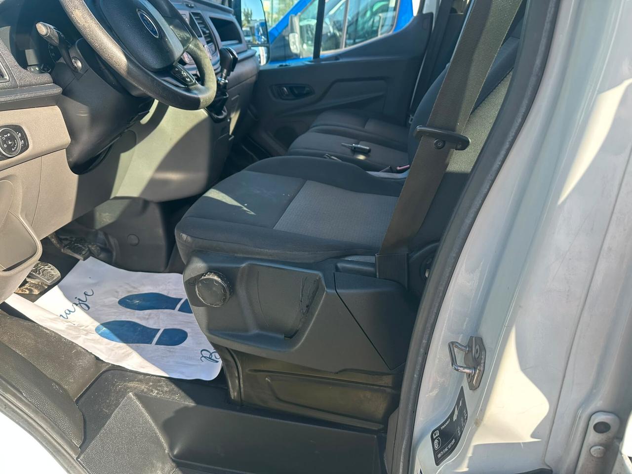 Ford Transit 350 2.0TDCi EcoBlue 130CV 7 posti