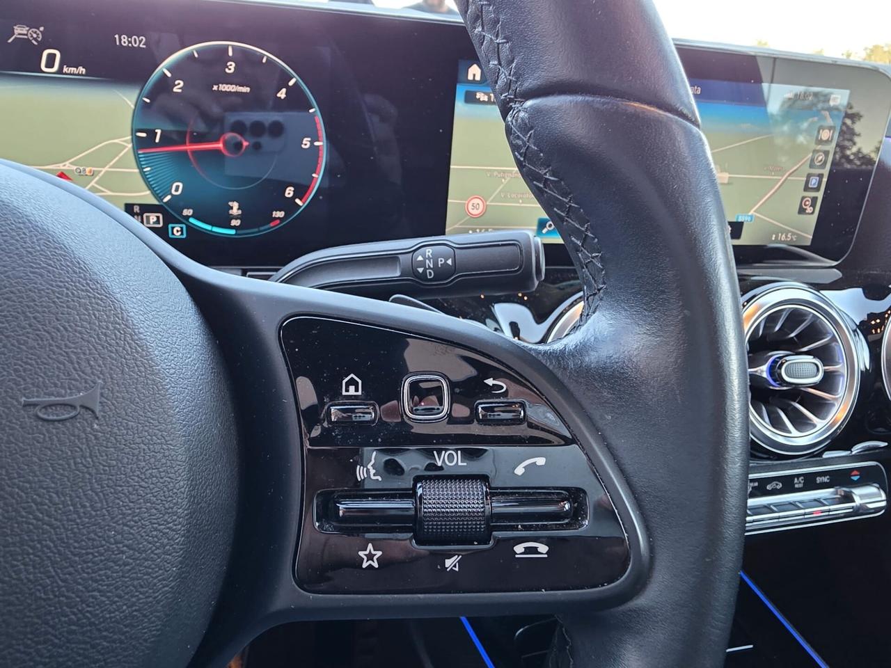 Mercedes-benz GLA 200 d Automatic 4Matic Premium#LED#PELLE#TETTO#VIRTUAL#CAM