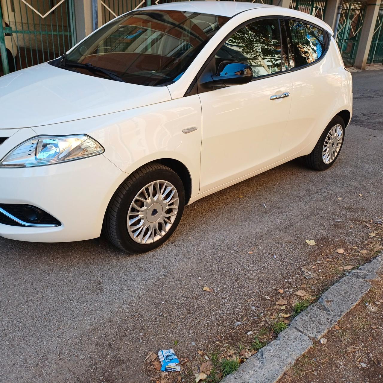 Lancia Ypsilon 1.2 69 CV 5 porte GPL