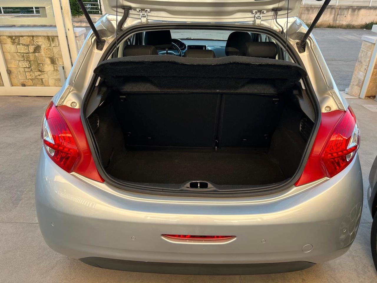 Peugeot 208 1.6 e-HDi 92 CV 5 porte Allure