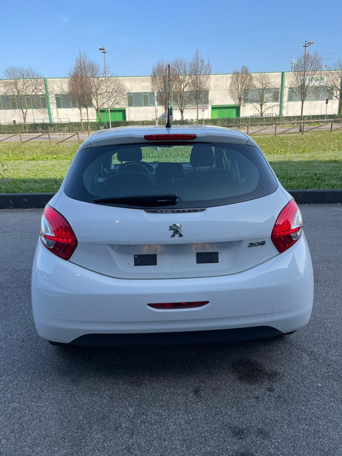 Peugeot 208 1.2 Neopatentati Finanziabile