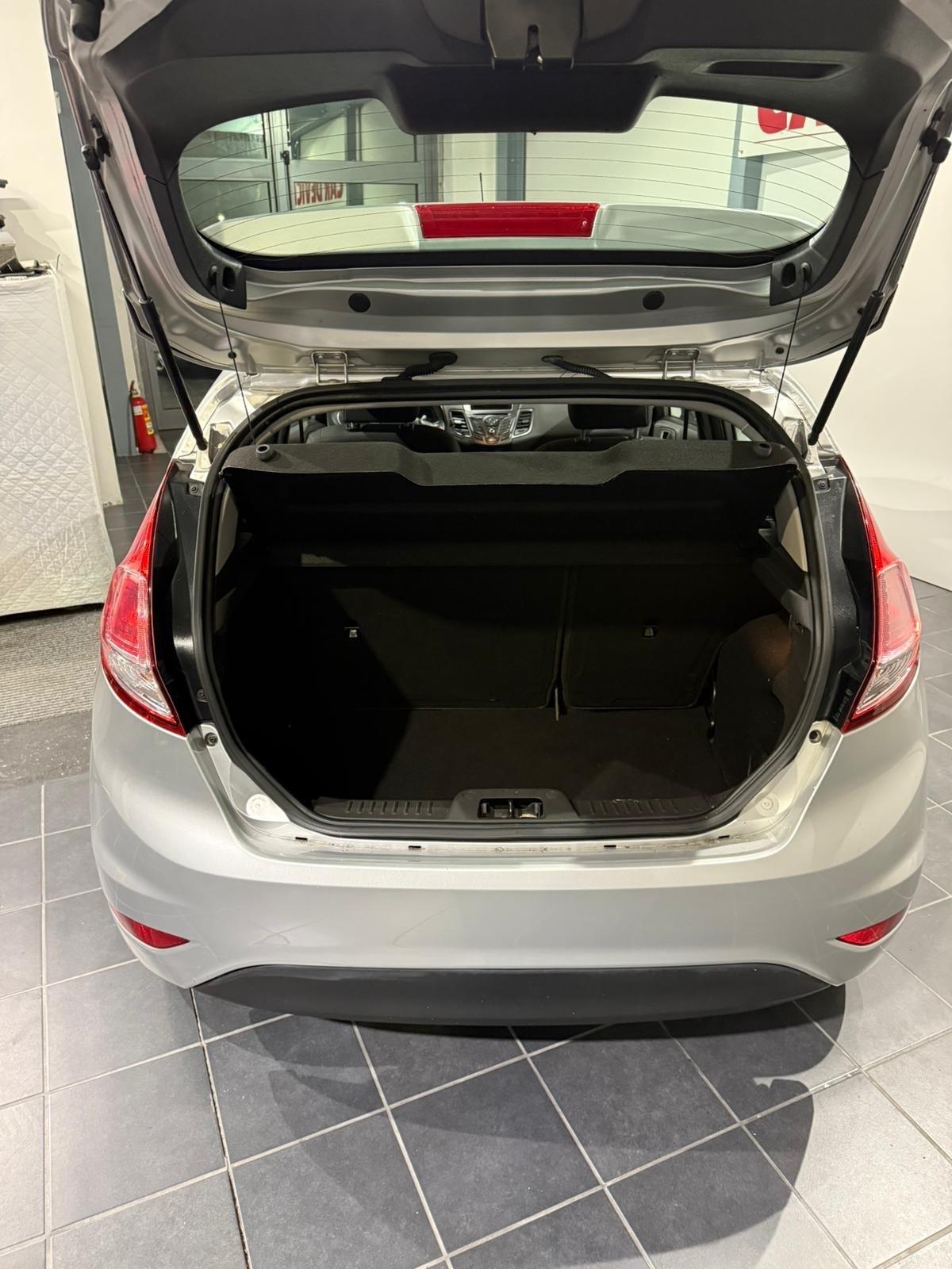 Ford Fiesta 1.5 TDCi -NEOPATENTATI-GARANZIA