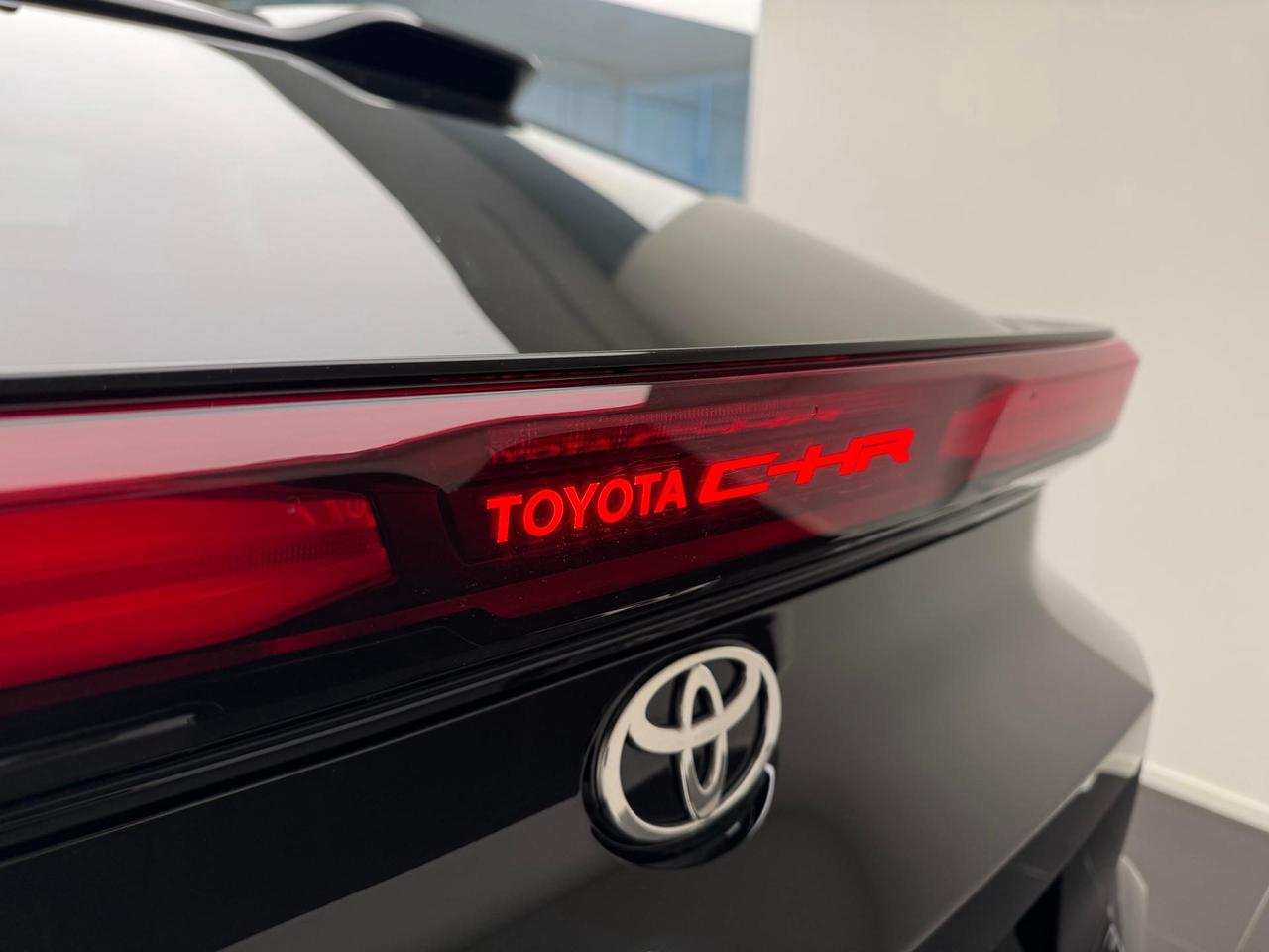 Toyota C-HR 2.0 hv GR Sport awd e-cvt
