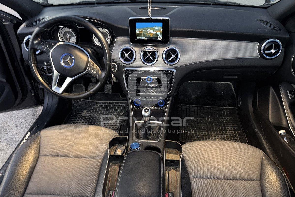 MERCEDES GLA 180 d Automatic Premium