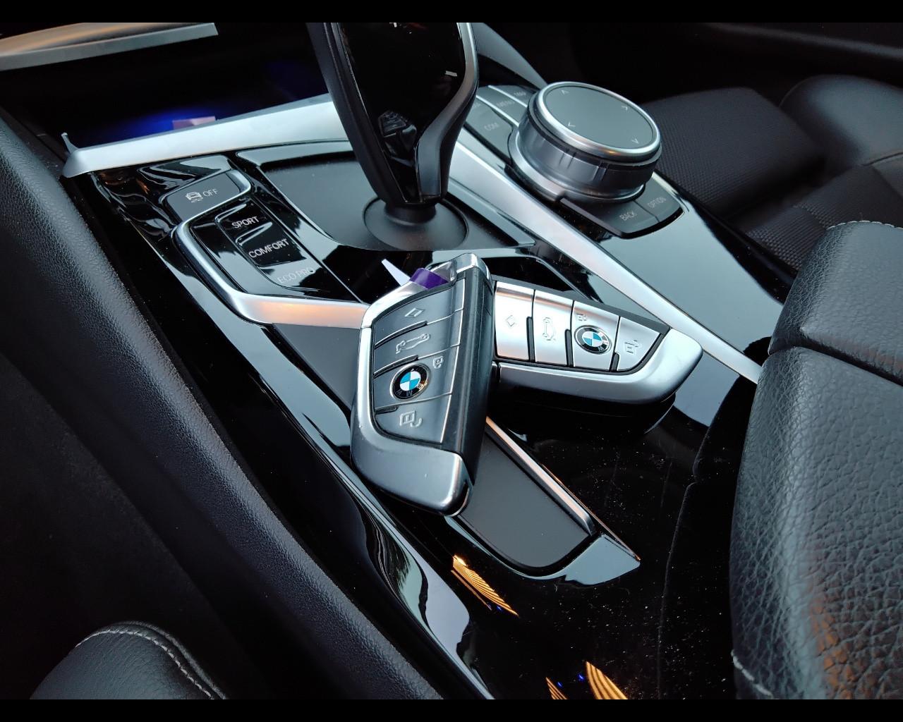 BMW Serie 5 G31 2020 Touring LCI - 520d Touring mhev 48V xdrive Luxury auto