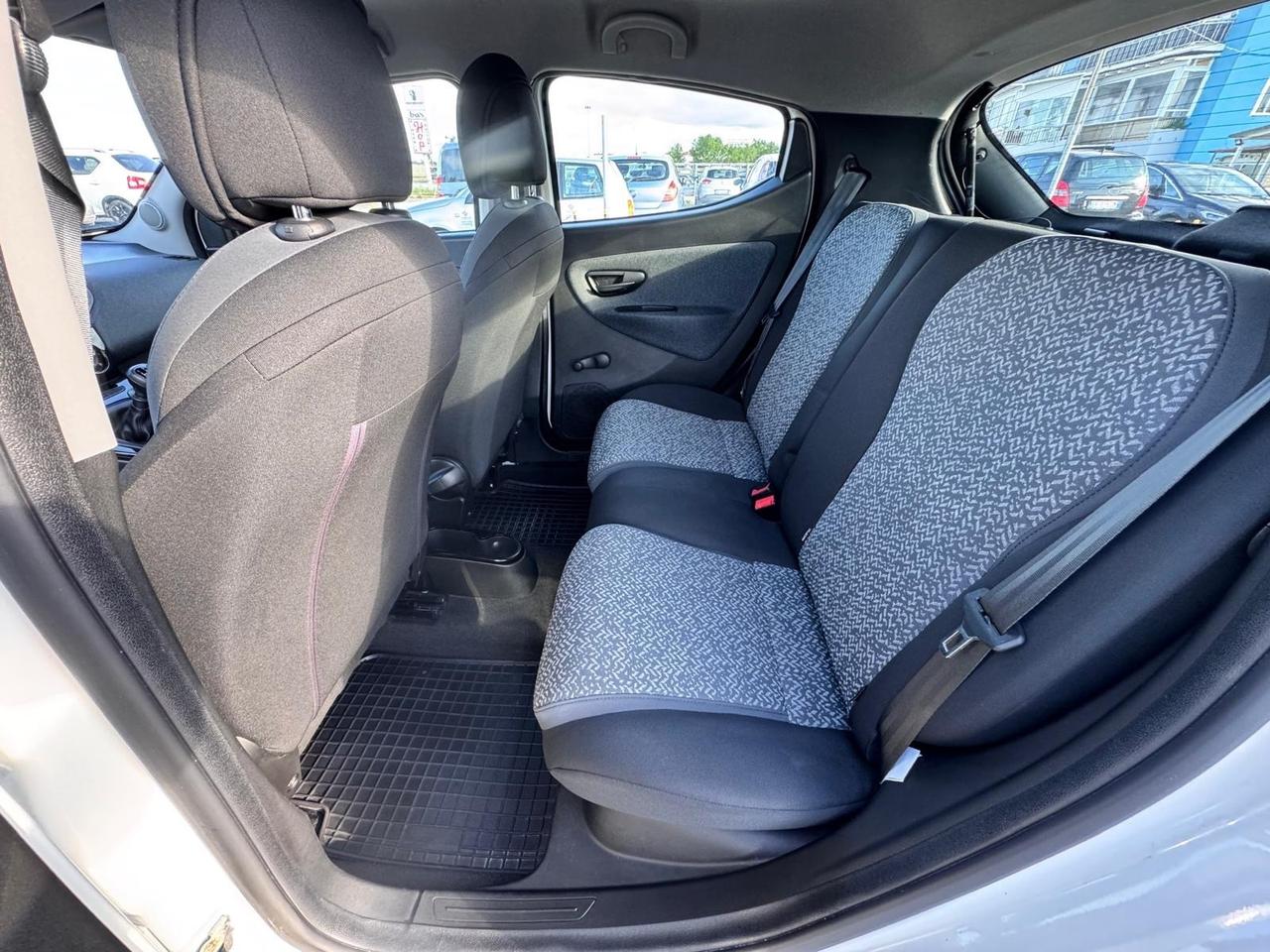 Lancia Ypsilon 0.9 TwinAir 5 porte Metano Ecochic Elefantino Blu