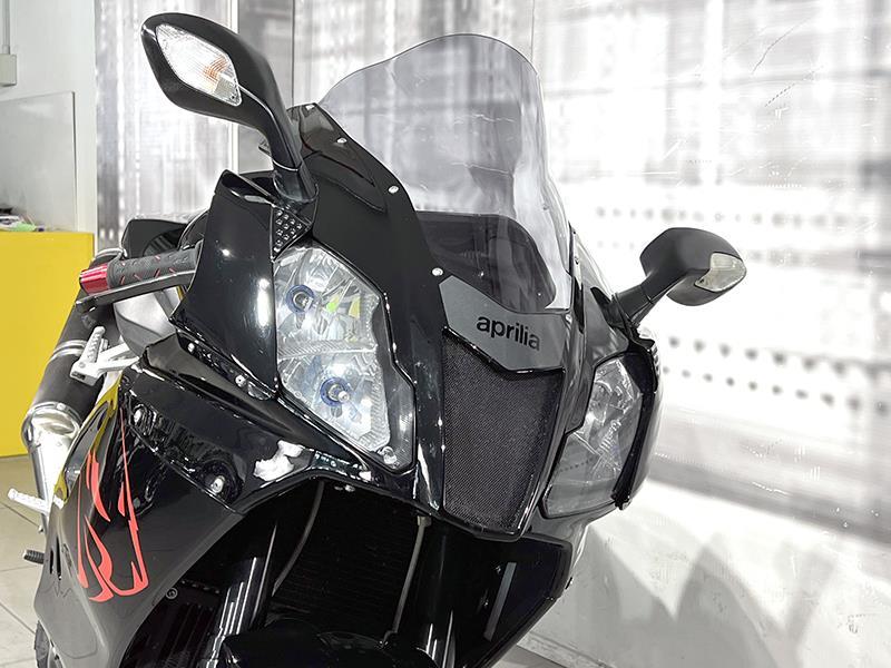 Aprilia RSV 1000 R