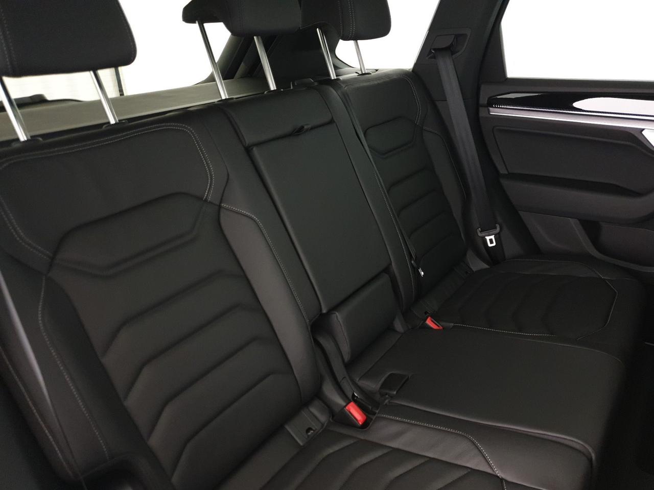 Volkswagen Touareg 3.0 v6 tdi scr r-line 231cv auto