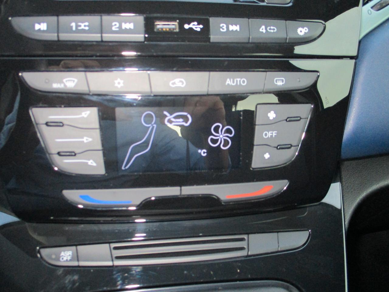 Lancia Ypsilon 1.0 FireFly 5 porte S&S Hybrid Oro