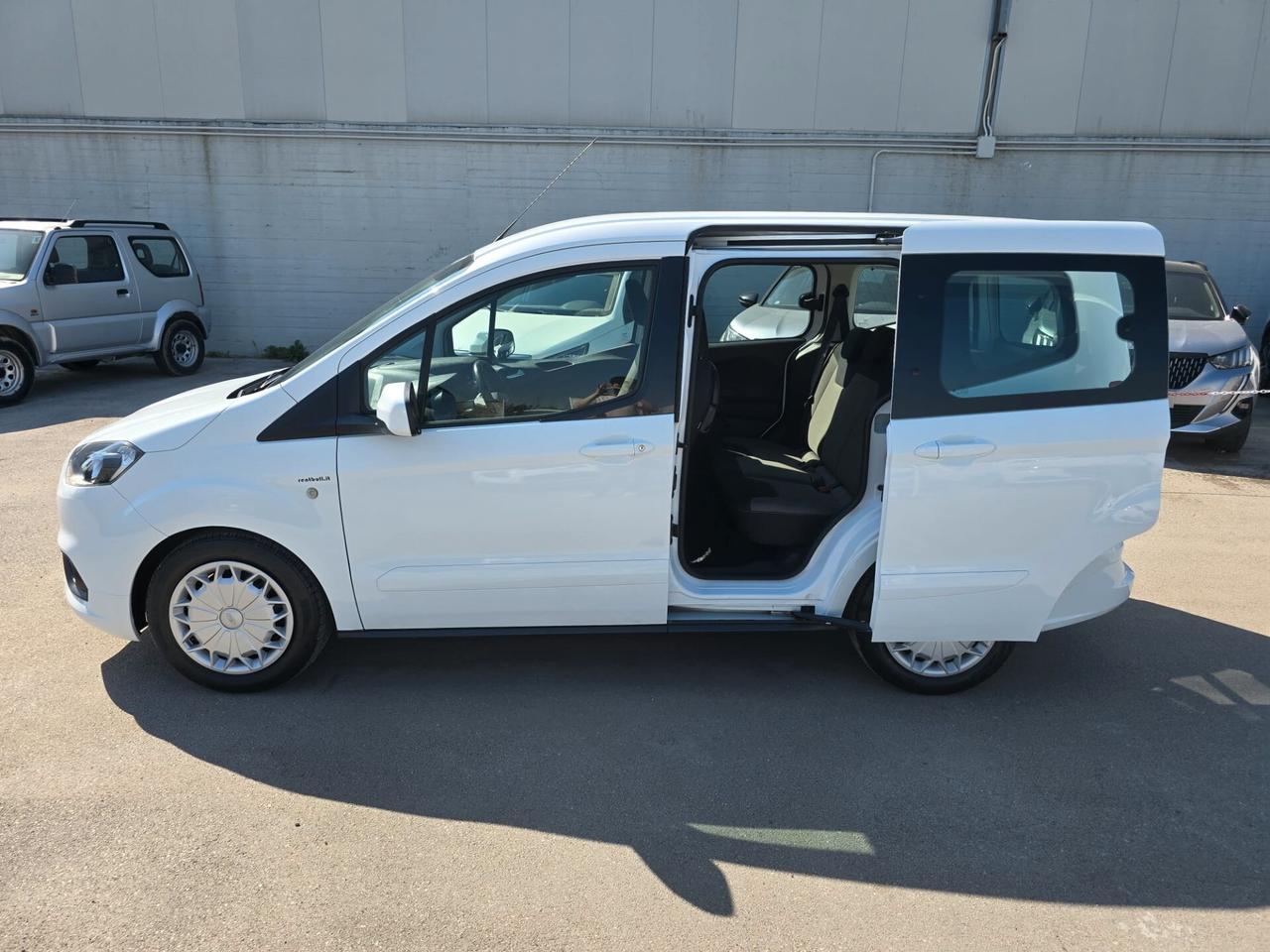 Ford Tourneo Courier 2021 1.5 TDCI 100 CV. RIF:4125