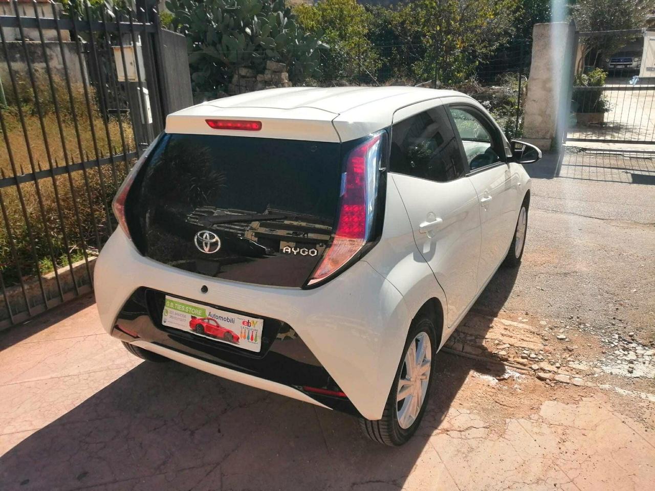 TOYOTA AYGO 1.0 2018 69cv FULL EURO6