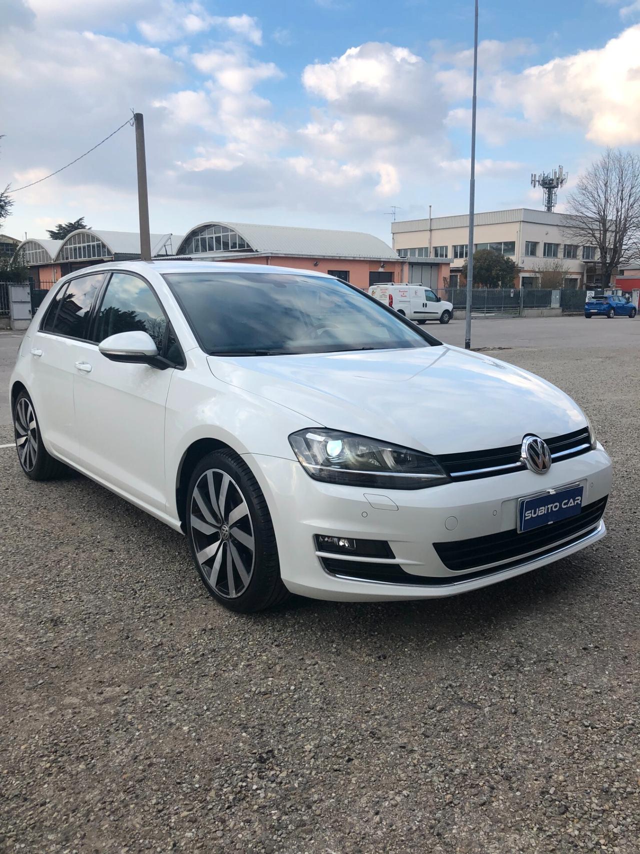 Volkswagen Golf 2.0 TDI 150 cv DSG 5p. Executive NAVI.FARI Bi XENO. Bianco PERLA