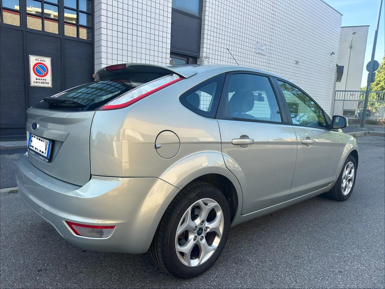 Ford Focus 1.6 (115CV) 5p. Bz.- GPL Ikon