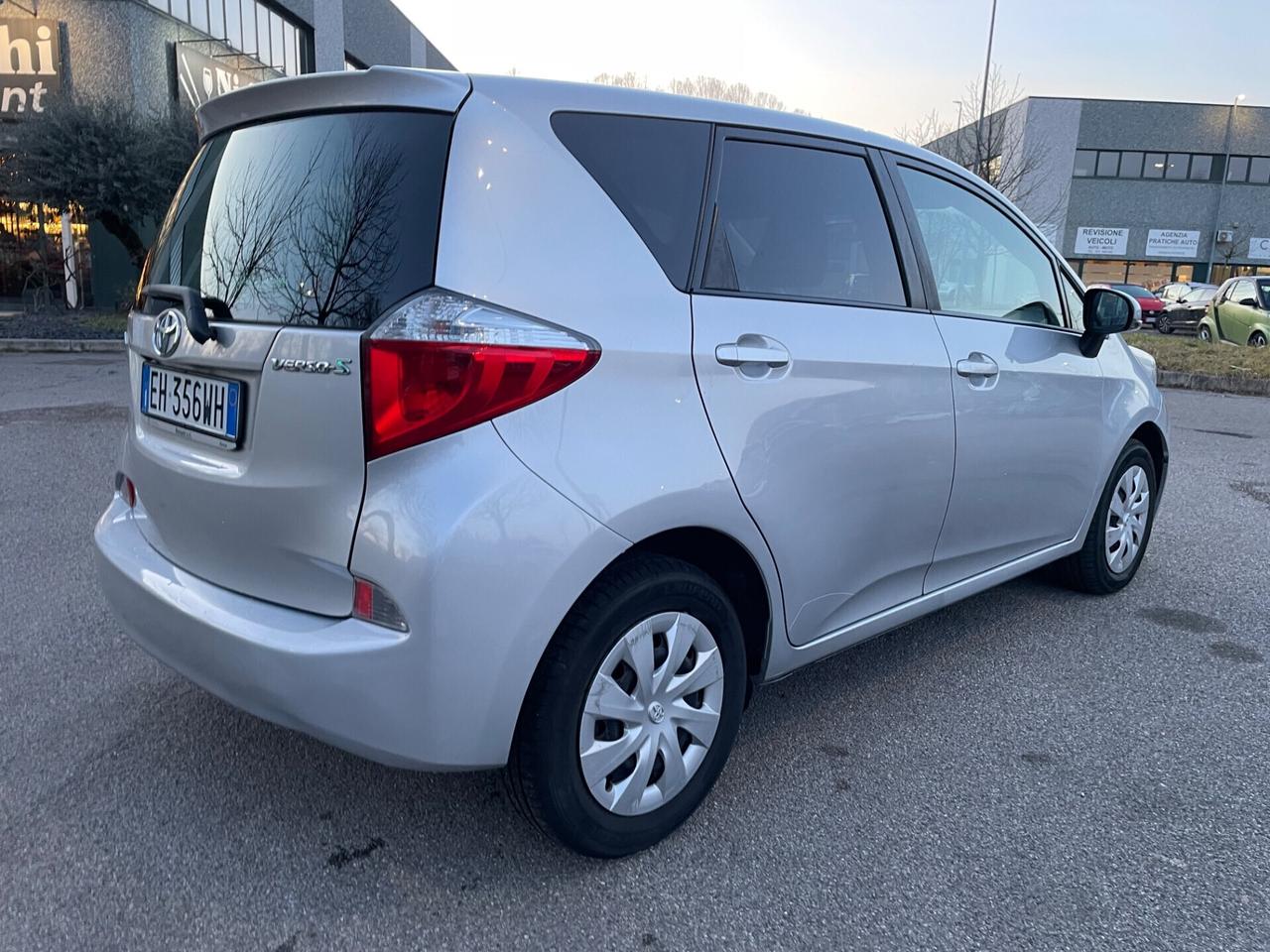 Toyota Verso-S 1.3 MT Active*Neopatentati*retrocamera*