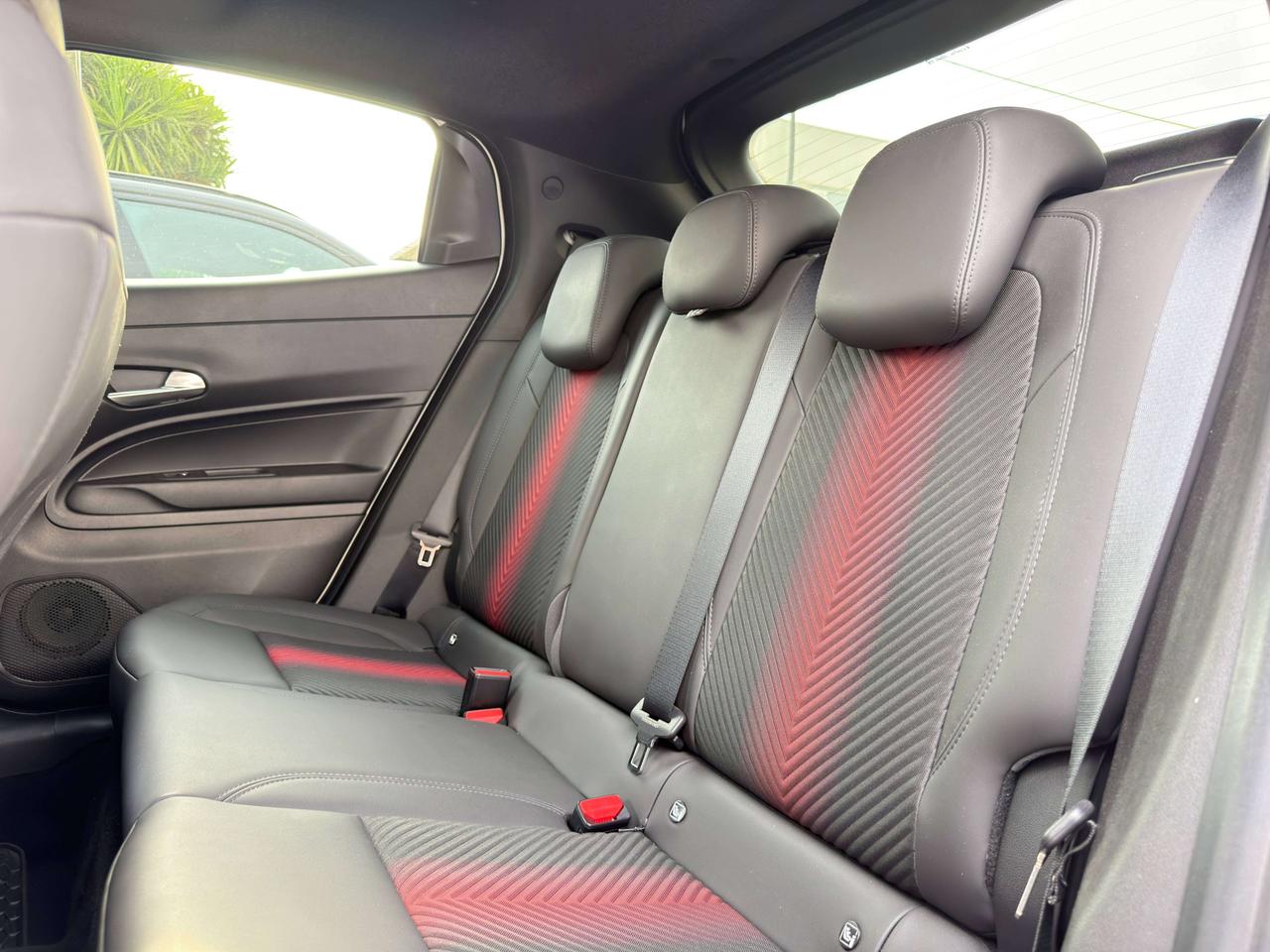 Alfa Romeo Junior 1.2 HYBRID SPECIALE 136 cv AUTOMATICA TETTO