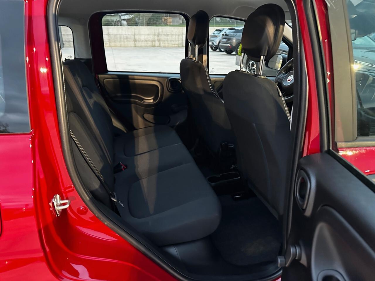 Fiat Panda 1.0 Hybrid Pandina KM0