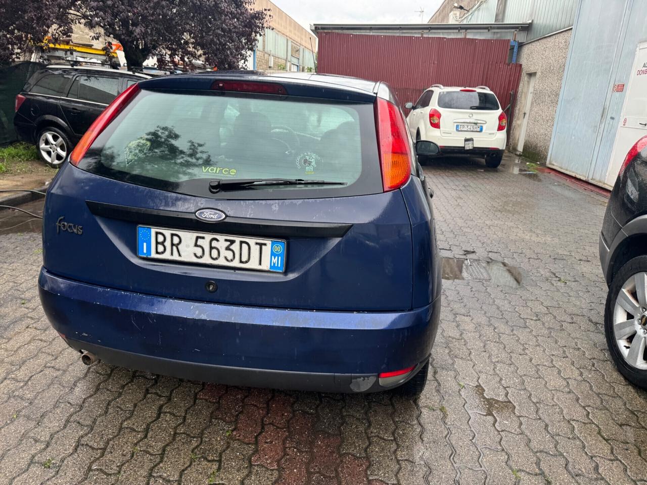 Ford focus 2000 benzina 1.6 5 porte macchina a posto