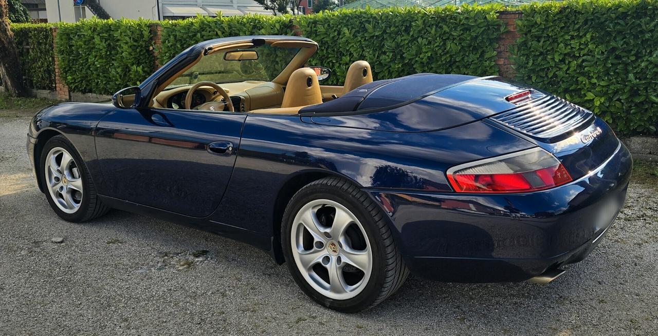 Porsche 996 Carrera 4 Cabrio