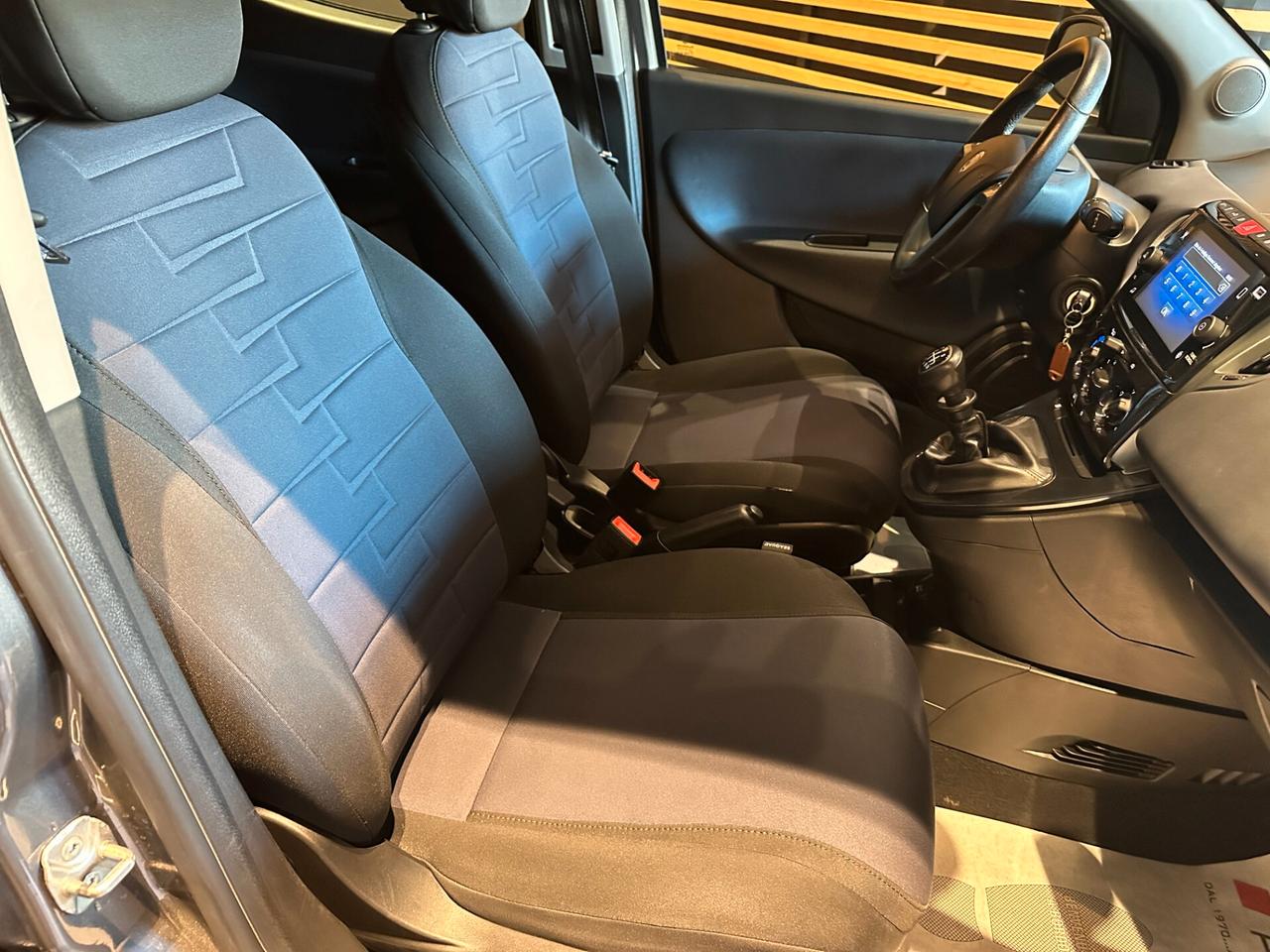 Lancia Ypsilon 1.0 FireFly 5 porte S&S Hybrid Gold Plus