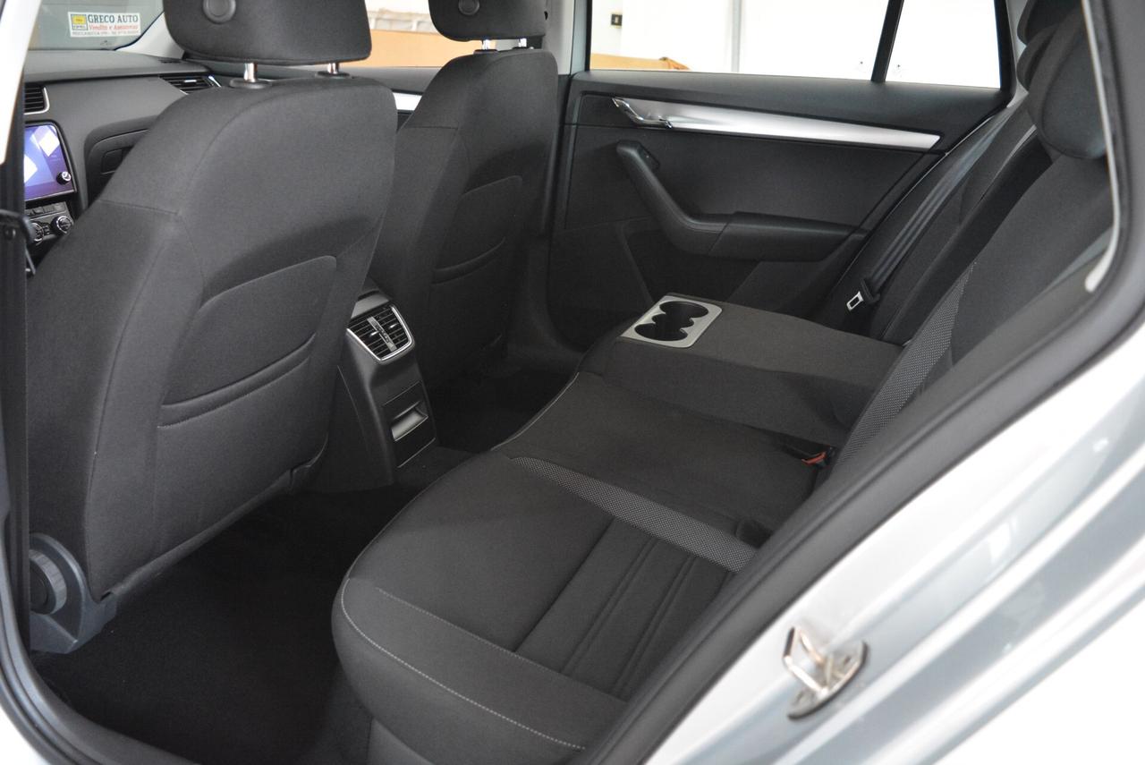 Skoda Octavia 1.6 TDI SCR 115 CV Wagon Executive DAB Navi
