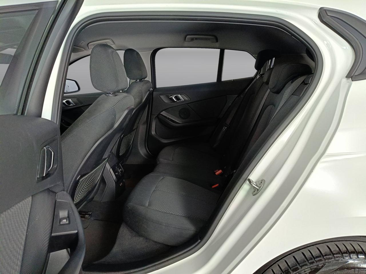 BMW Serie 1 5 PORTE - F40 - 118d 5 Porte