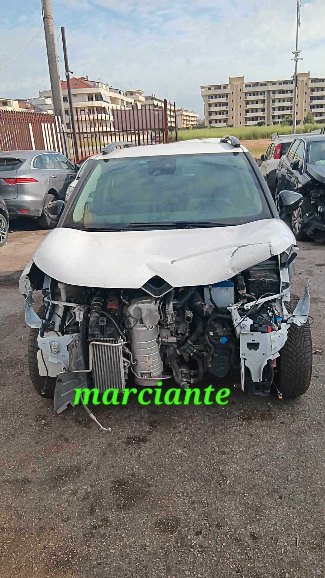 Citroen C3 Aircross Shine incidentata sinistrata mondialcars 022