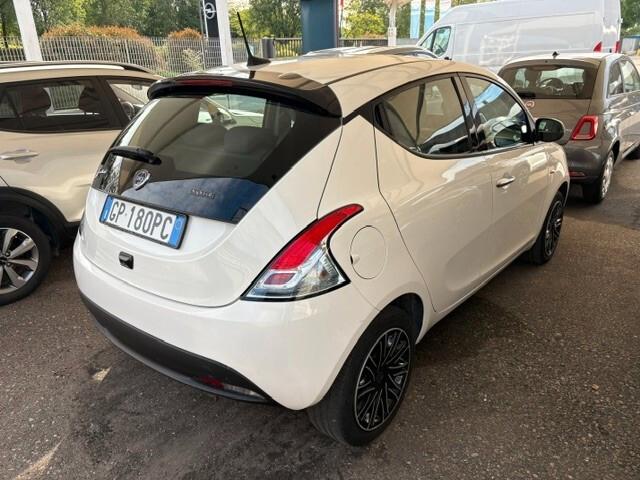 Lancia Ypsilon 1.0 FireFly 5 porte S&S Hybrid Gold Plus