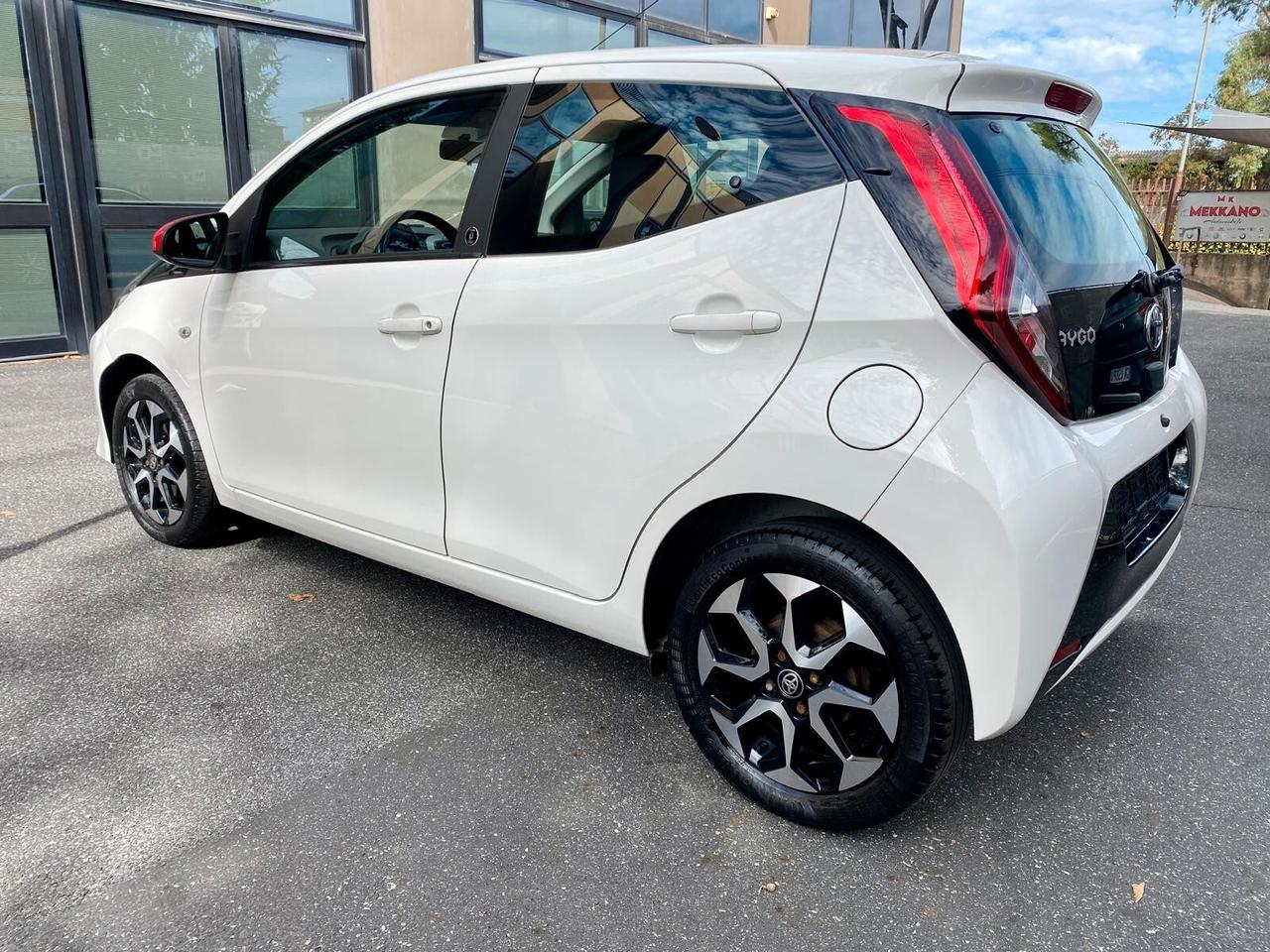 Toyota Aygo 5p 1.0 x-play -CAMERA - TAGLIANDI CASA MADRE-GARANZIA