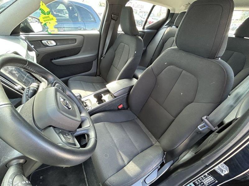 Volvo XC40 T2 Momentum Core 1 PROPRIETARIO - GANCIO TRAINO