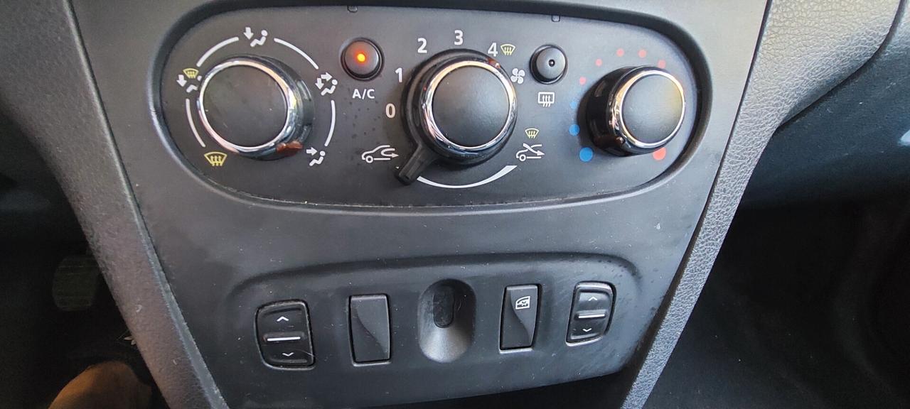 DACIA SANDERO 1,5 DIESEL X NEOPATENTATI 75 CV GOMME NUOVE IMPECCABILE