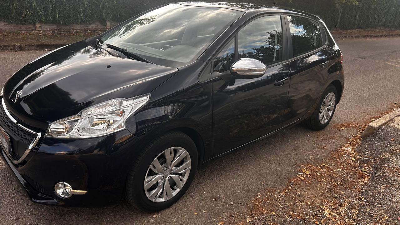 Peugeot 208 1.4 HDi 68 CV 5 porte Allure