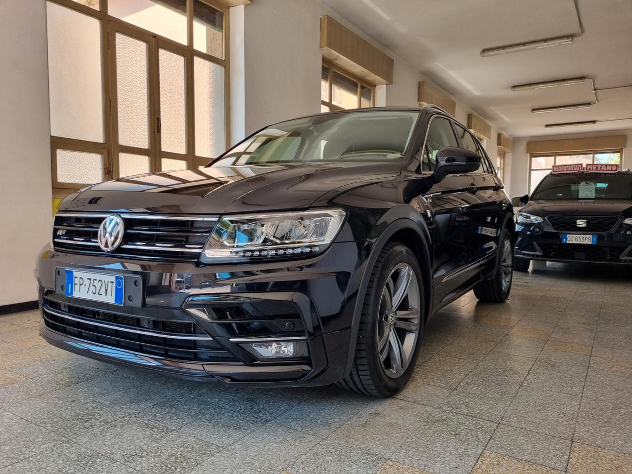 Volkswagen Tiguan 1.6 TDI R-LINE, VIRTUAL COCKPIT, FULL LED