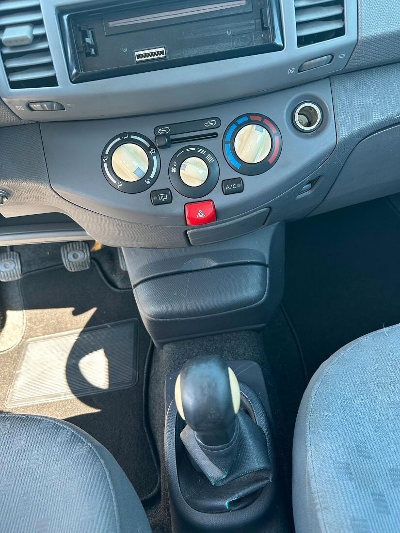 Nissan Micra 1.0 16V 3 porte Visia