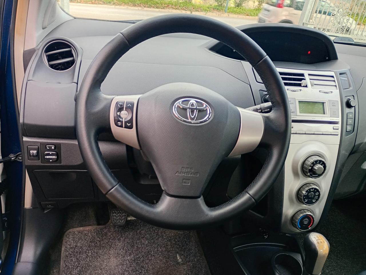 Toyota Yaris 1.0 5 porte