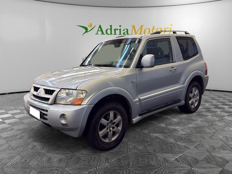 Mitsubishi Pajero 3.2 - 16V DI-D 3p. aut. Intense