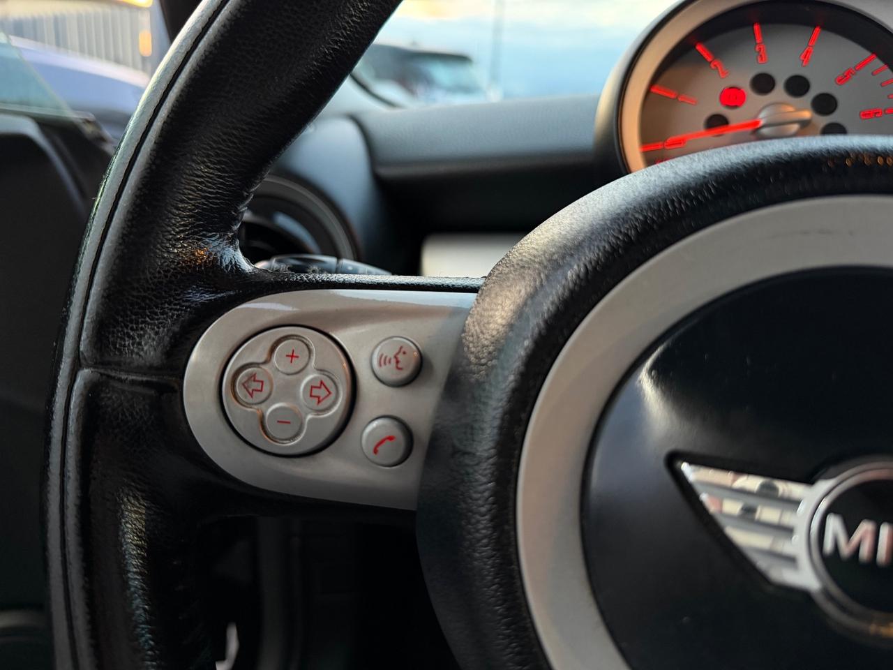 Mini 1.6 16V One D 90cvTotal Black Ok neopatentati