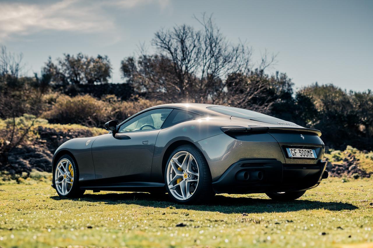 Ferrari Roma pari al nuovo PERMUTE 3.9 620 CV full stupenda garanzia ferrari