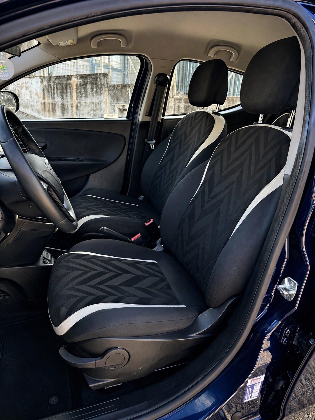 Lancia Ypsilon 1.2 69 CV 5 porte Gold